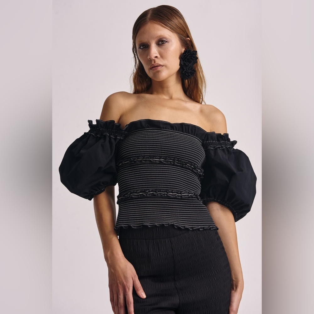 New! Hoffman Copenhagen Freya Black White Puff Sleeve Off Shoulder Top🖤 10 NWT!